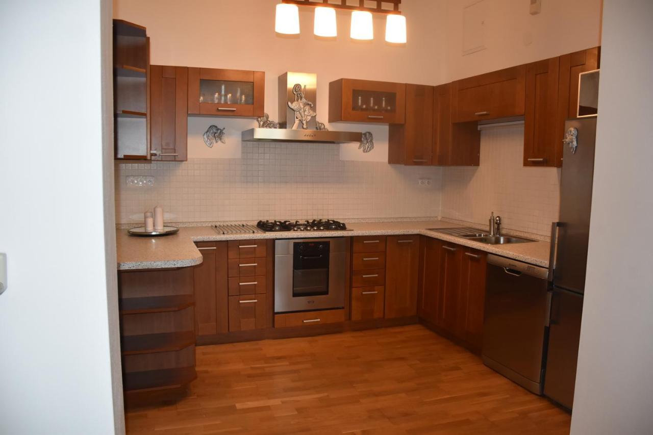 Lovecký Apartmán na náměstí ve Frenštátě pod Radhoštěm Frenštát pod Radhoštěm Exterior foto