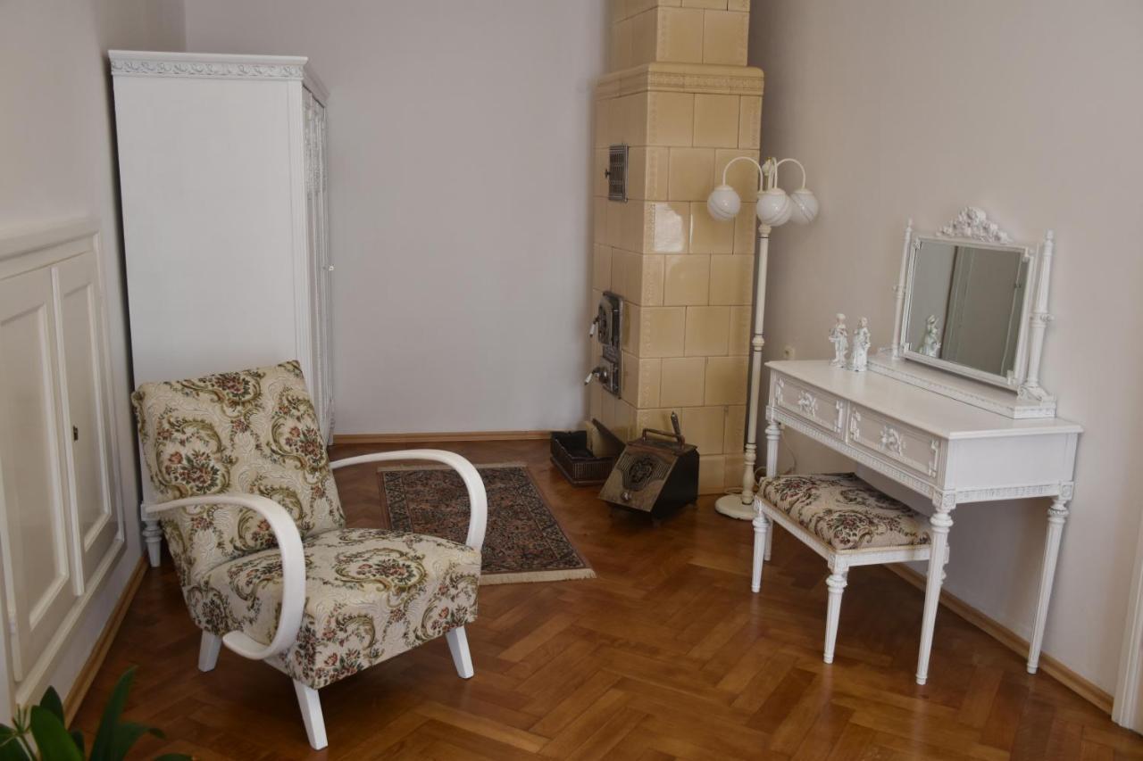 Lovecký Apartmán na náměstí ve Frenštátě pod Radhoštěm Frenštát pod Radhoštěm Exterior foto